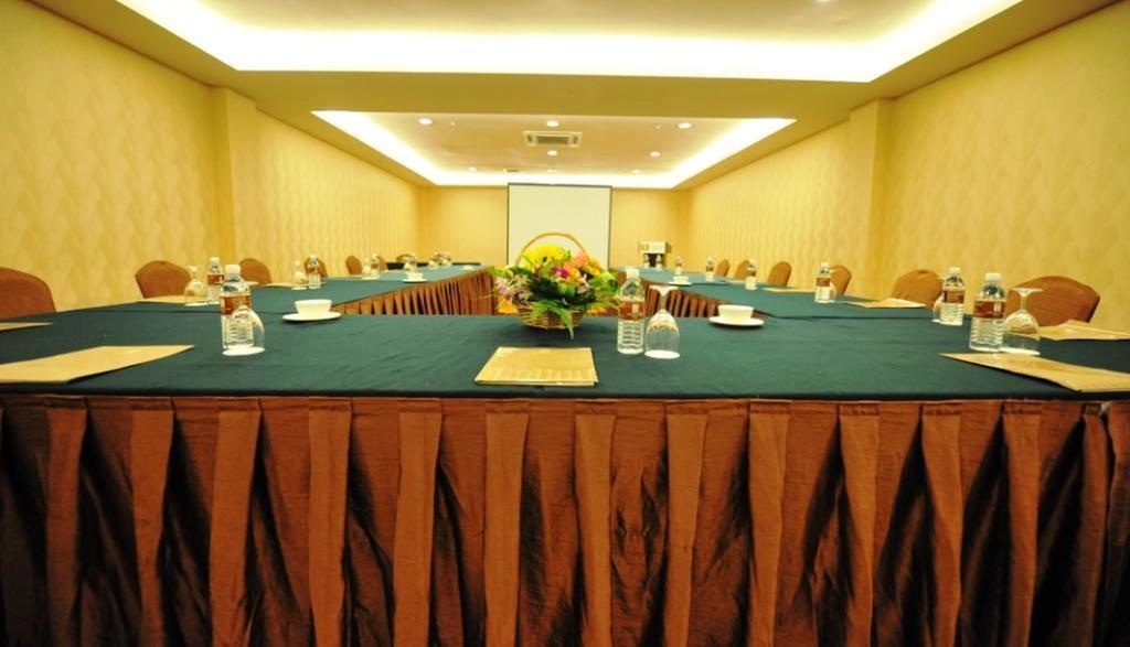 11@Century Hotel Johor Bahru Esterno foto
