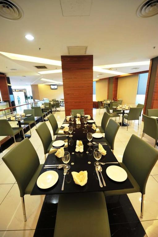 11@Century Hotel Johor Bahru Esterno foto